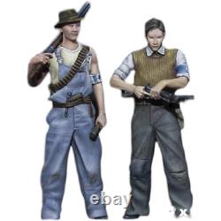 1/35 Resin Figure of Civilian Armed Soldier 2 People Micro-Reduced Statue DIY