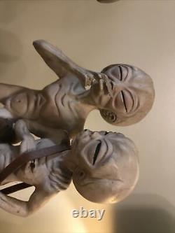Alien Take Me 2 Your Dealer Resin Statue Figurine Figure Smoking Joint Rare Weed