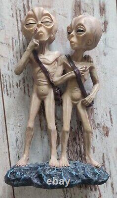 Alien Take Me 2 Your Dealer Resin Statue Figurine Figure Smoking Joint Rare Weed