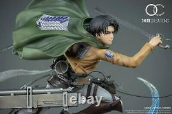 Attack On Titan Levi Vs Female Titan Statue Resin Figure New Oniri. Pre-order