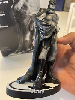 Batman Black & White Tony Cipriano Eduardo Risso Statue Physical 6593/7000