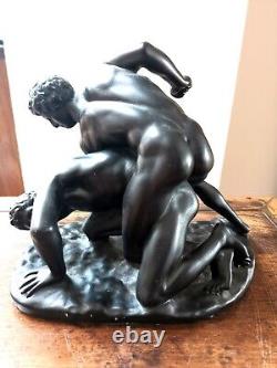 Classical male statue, the wrestlers