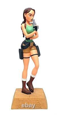 Core Design & Eidos 00754 36cm Tall Tomb Raider Lara Croft Statue