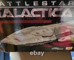 Diamond Select Action Figure 16 Battle Damaged Galactica Statue (Limited Ed)