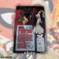 Diamond Select Marvel Zombies Spider-Man & Mary Jane Statue 488/2500 FREE Comic