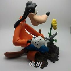 Disney statue GOOFY planting flowers figurine RUTTEN COLLECTION RESIN figure NEW