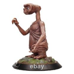 E. T. The Extra-Terrestrial 1/4 E. T. Statue SD Toys Official