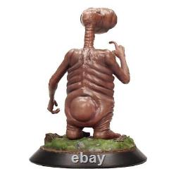E. T. The Extra-Terrestrial 1/4 E. T. Statue SD Toys Official
