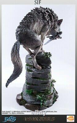 First4Figures Dark Souls Sif the Great Grey Wolf Statue Mint in Box
