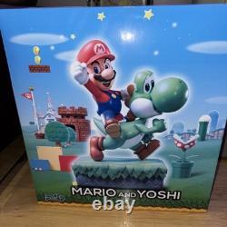 First4Figures Super Mario And Yoshi Collector Standard Edition Resin statue