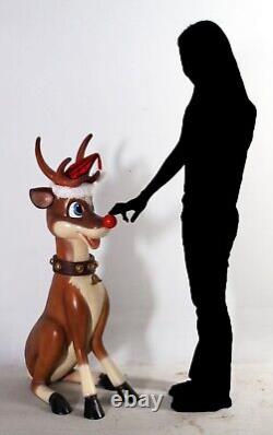 Funny Reindeer Sitting Statue Comic Cute Cartoon Reindeer Figure Lifesize Models