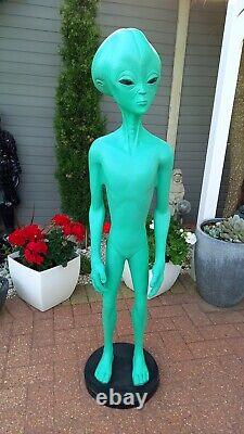 Green Limited Edition Fibreglass / Resin 4 Foot Alien Statue / Figure