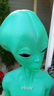 Green Limited Edition Fibreglass / Resin 4 Foot Alien Statue / Figure