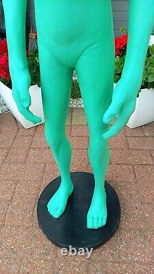 Green Limited Edition Fibreglass / Resin 4 Foot Alien Statue / Figure