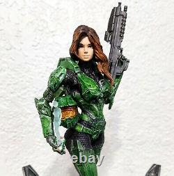 Halo Master Chief (Female) 9 Statue Figure + Cortana