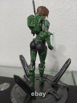 Halo Master Chief (Female) 9 Statue Figure + Cortana