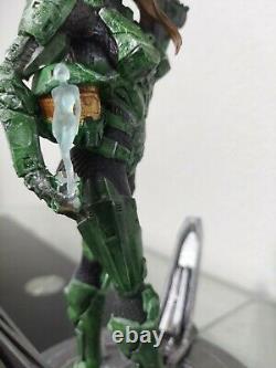 Halo Master Chief (Female) 9 Statue Figure + Cortana