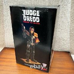 Ltd Ed. 30cm 16 Judge Dredd Statue (Oxmox/Muckle 2003) MIB