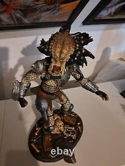 PREDATOR RESIN CAST MODEL STATUE 14.5 inch height Stunning, Rare Item