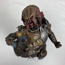 Predator Alien Figure Figurine Statue Arched Back Resin 11 Tall 1991 Vintage