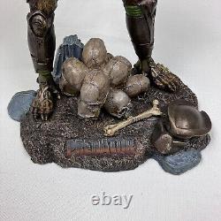 Predator Alien Figure Figurine Statue Arched Back Resin 11 Tall 1991 Vintage