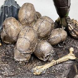 Predator Alien Figure Figurine Statue Arched Back Resin 11 Tall 1991 Vintage