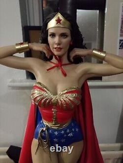 Prime 1 Studio MMWW-03S Wonder Woman 1975 TV Series Deluxe Bonus Ver Statue 1/3