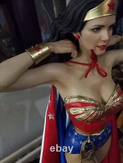 Prime 1 Studio MMWW-03S Wonder Woman 1975 TV Series Deluxe Bonus Ver Statue 1/3