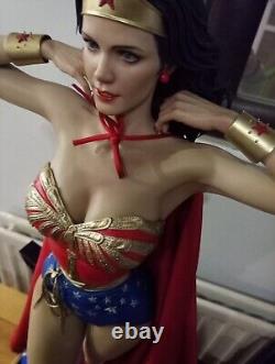 Prime 1 Studio MMWW-03S Wonder Woman 1975 TV Series Deluxe Bonus Ver Statue 1/3