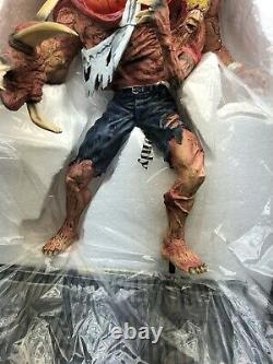Resident Evil William Birkin G2 Resin Statue Figure In great conditions