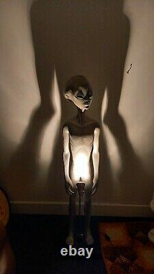 Resin 4 Foot Alien Statue / Figure / Lamp