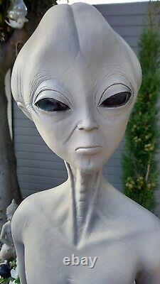 Resin 4 Foot Alien Statue / Figure / Lamp