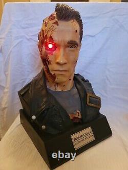 Sideshow 11 Scale Life-size Terminator T-800 Endoskeleton Bust Statue Figure