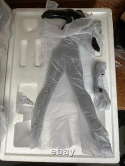 Sideshow Collectibles DC Comics Catwoman Premium Format Figure 0222 / 2000