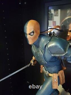 Sideshow Collectibles Deathstroke Premium Format Figure Statue