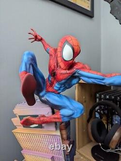 Sideshow Collectibles Premium Format Spider-Man Statue Marvel Comics