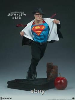 Sideshow Collectibles Superman Statue Call to Action Premium Format Figure