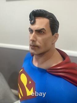 Sideshow Premium Format Figure Statue 1/4 Scale Superman DC Comics