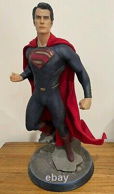 Sideshow Superman Man Of Steel Premium Format 1/4 Scale Statue Figure DC Comics