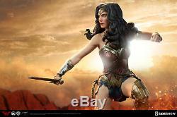 Sideshow Wonder Woman DC Comics Gal Gadot Premium Format Figure Statue NEW