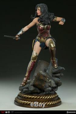 Sideshow Wonder Woman DC Comics Gal Gadot Premium Format Figure Statue NEW