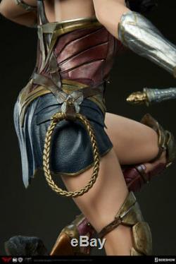 Sideshow Wonder Woman DC Comics Gal Gadot Premium Format Figure Statue NEW