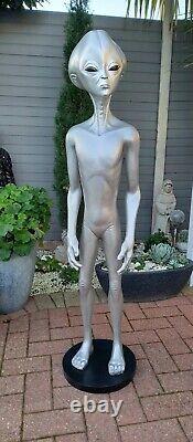 Silver Special Edition Fibreglass / Resin 4 Foot Alien Statue / Figure