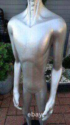 Silver Special Edition Fibreglass / Resin 4 Foot Alien Statue / Figure