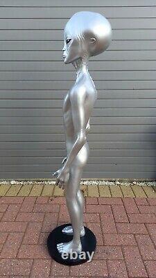 Silver Special Edition Fibreglass / Resin 4 Foot Alien Statue / Figure