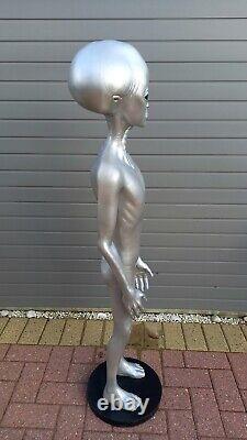 Silver Special Edition Fibreglass / Resin 4 Foot Alien Statue / Figure