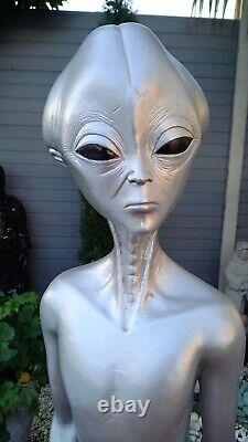 Silver Special Edition Fibreglass / Resin 4 Foot Alien Statue / Figure