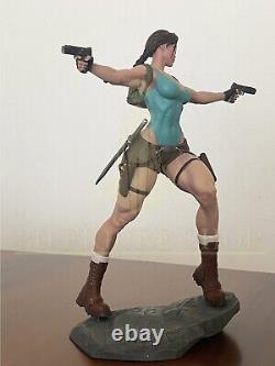 Tomb Raider Lara Croft 25cm Figure