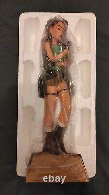 Tomb Raider Lara Croft Statue By Core Design & Eidos Interactive 1997