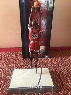 Upper Deck Pro Shots Ultimate Michael Jordan 1998 Finals Last Shot Statue/Figure